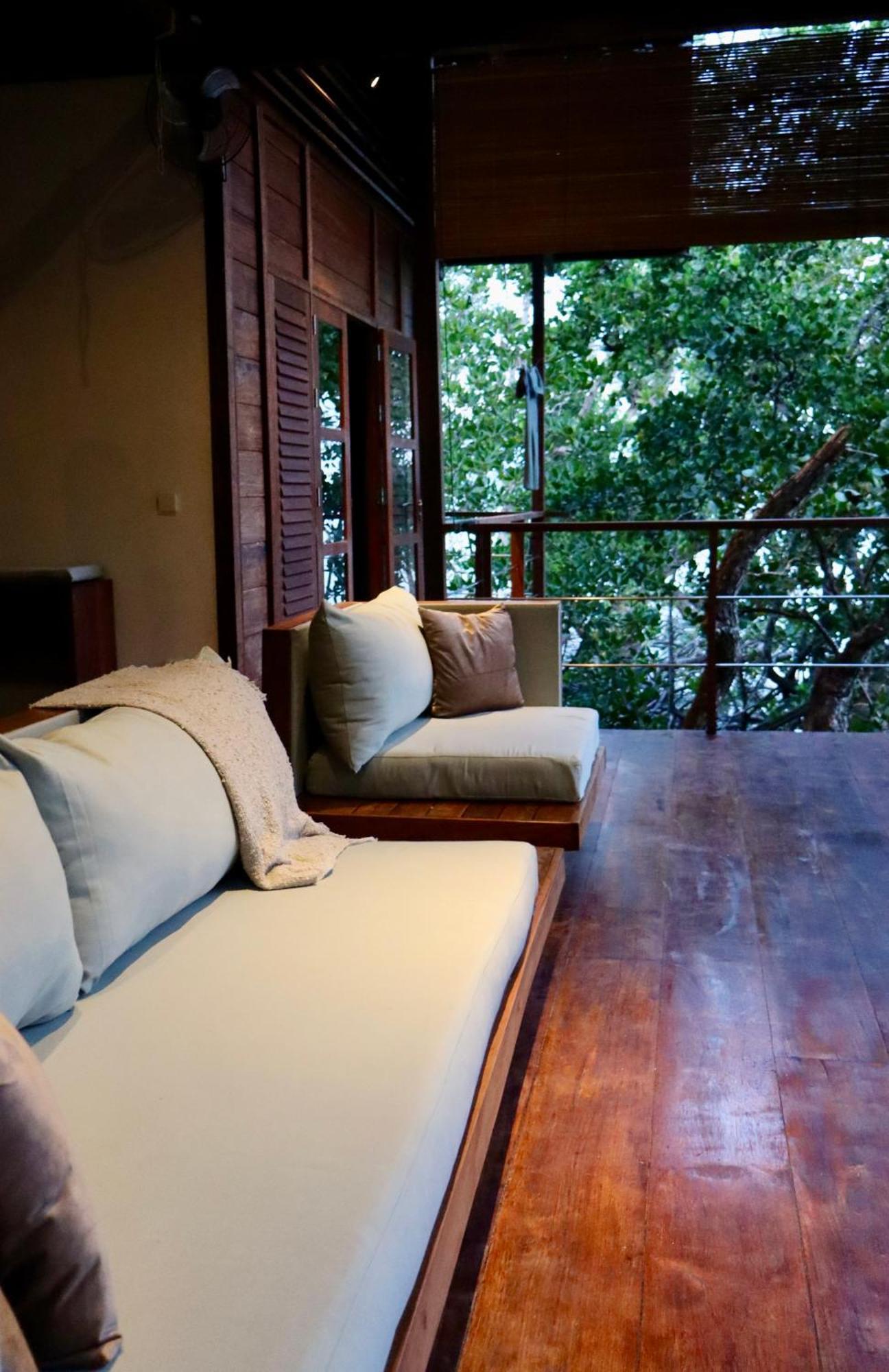Villa Luzo & Tours Saonek Buitenkant foto