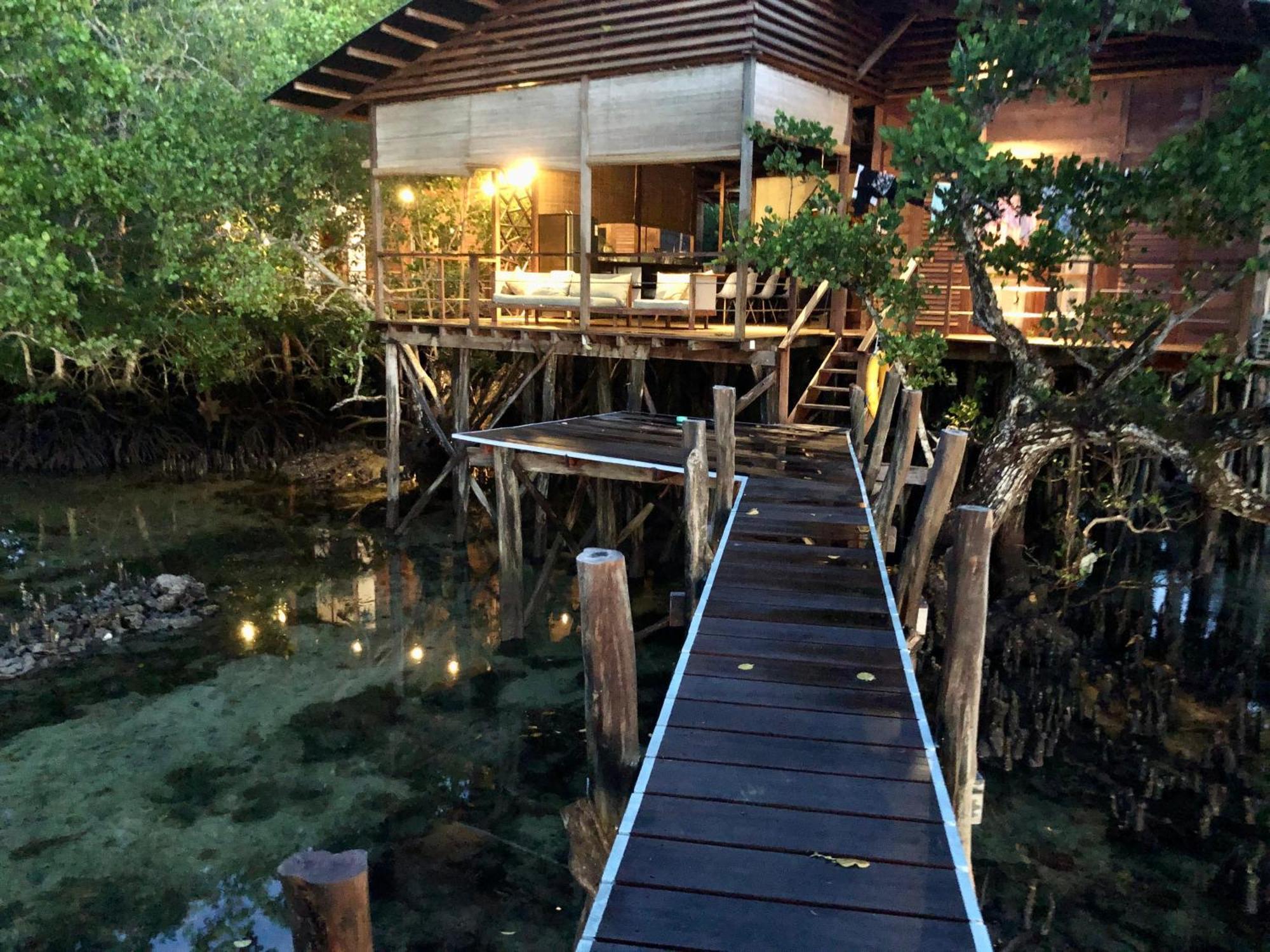 Villa Luzo & Tours Saonek Buitenkant foto